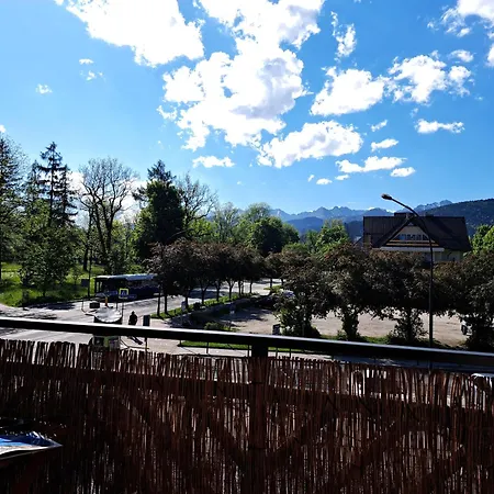 Przy Szlaku Centrum & Δωμάτια σε οικογενειακή κατοικία